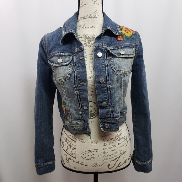 Forever 21 Jackets & Blazers - Forever 21 Cropped Embroidered Denim Jacket Med